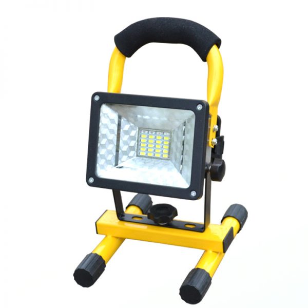 _vyr_1630-wattos-hordozhato-LED-reflektor-3-x-4200mAh-akkumulator-12600mAh