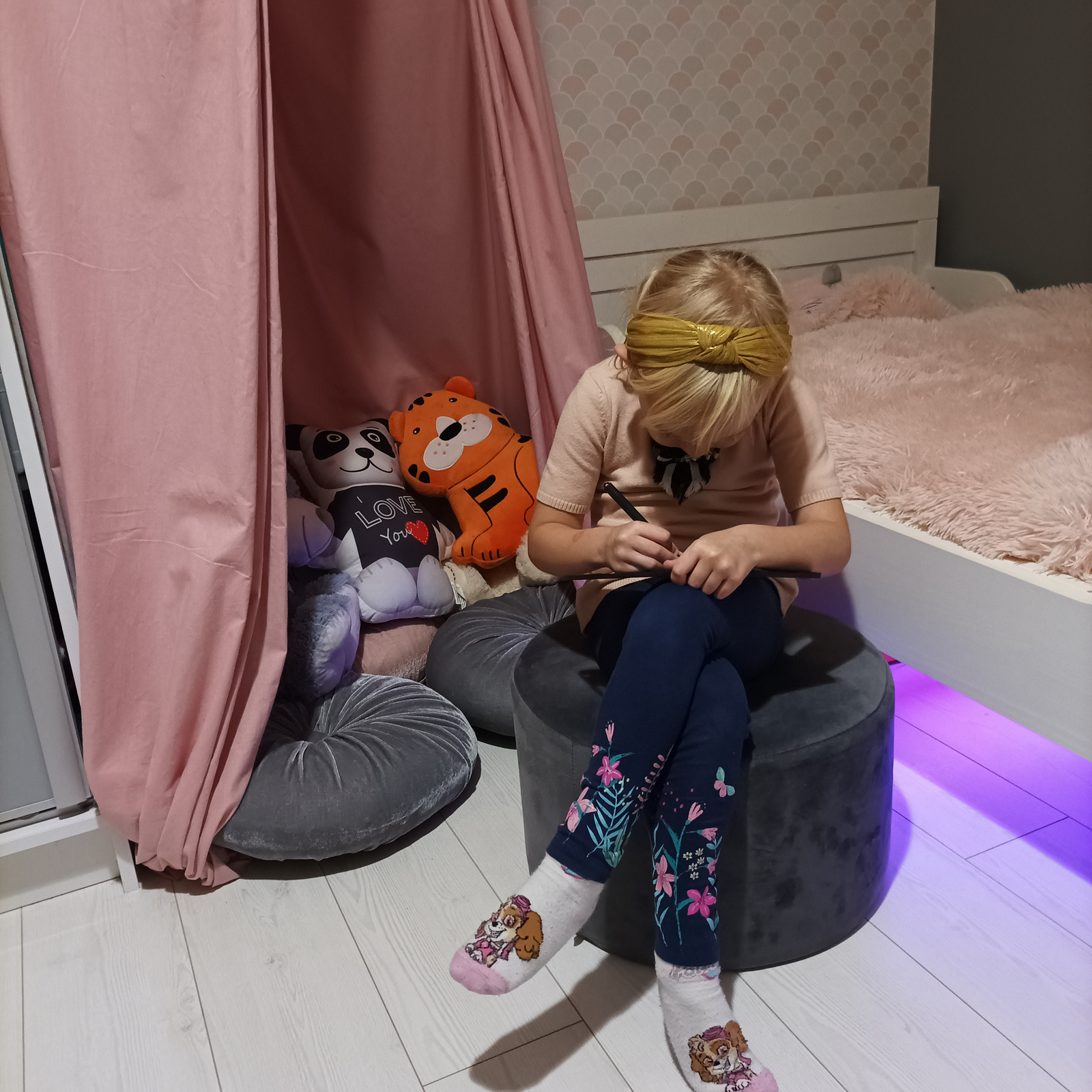 Ultravékony, strapabíró LCD rajztábla, írótábla 8.5 méret, hozzá tartozó tollal (BB-8965) (1)