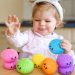 Mystery dumpling meglepetés gombóc – gyűjthető színes dumpling squishy, random színnel